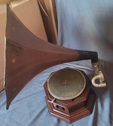 Altes grammophon mit - grammophon,